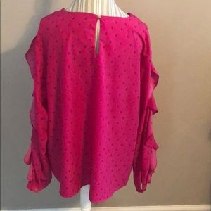 Plus size top. Excellent condition!